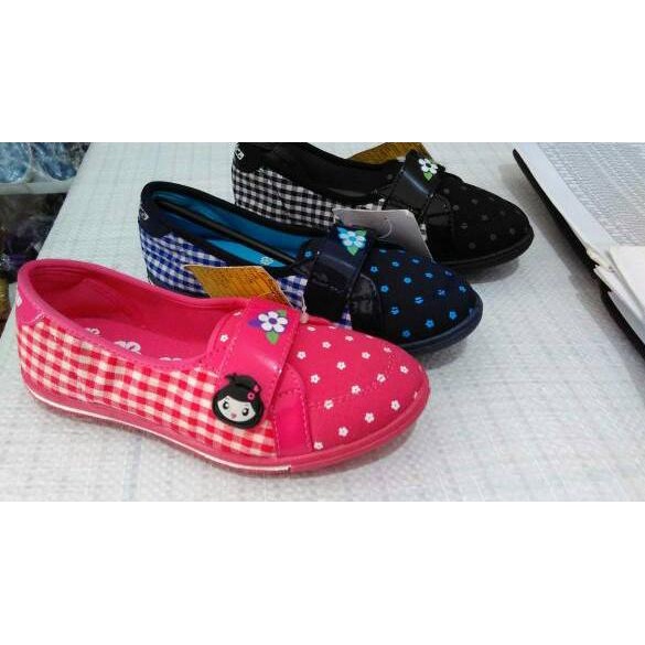 {GHA.26Au22н} Sepatu anak perempuan SANTICA HARUMI, JOLIN