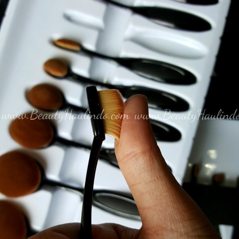 

No Brand Oval Brush Set (isi 10pc)