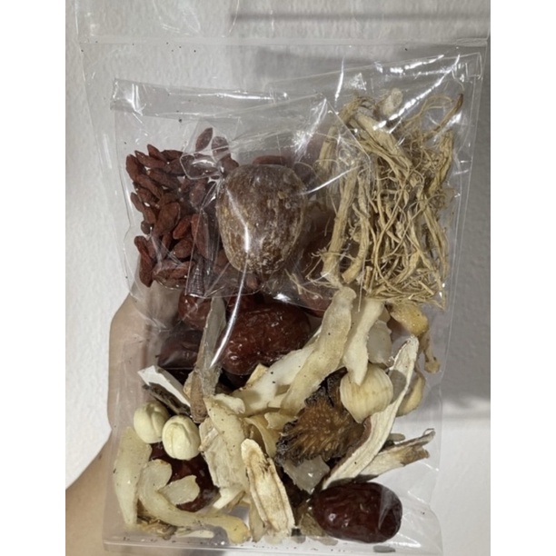 

Tim ayam obat herbal 12 macam dengan akar ginseng +-100gr