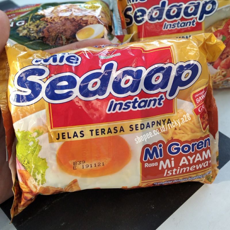 

Paket 5 Mie Instan Sedaap Mi Ayam Istimewa Bawang Goreng 92gr