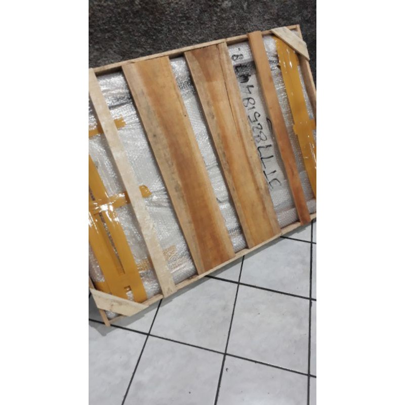 

PACKING KAYU + BUBBLE DAN KARDUS