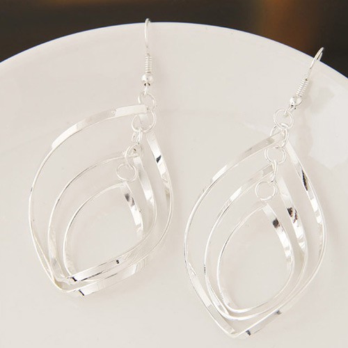 LRC Anting Gantung Fashion Silver Color Pure Color Decorated Holloe A46106