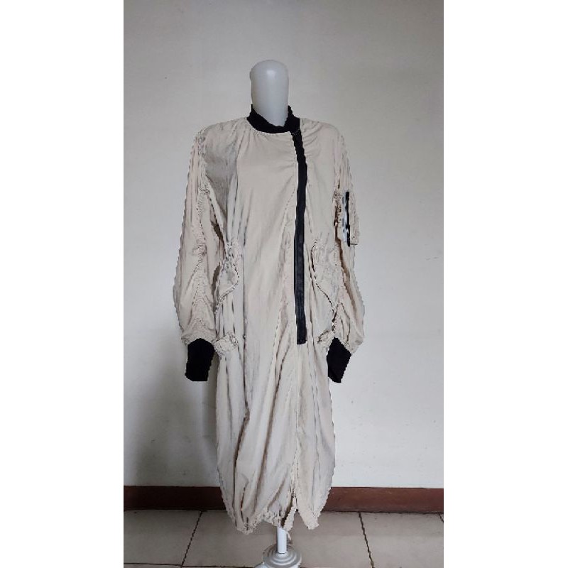 Jaket long parasut halus