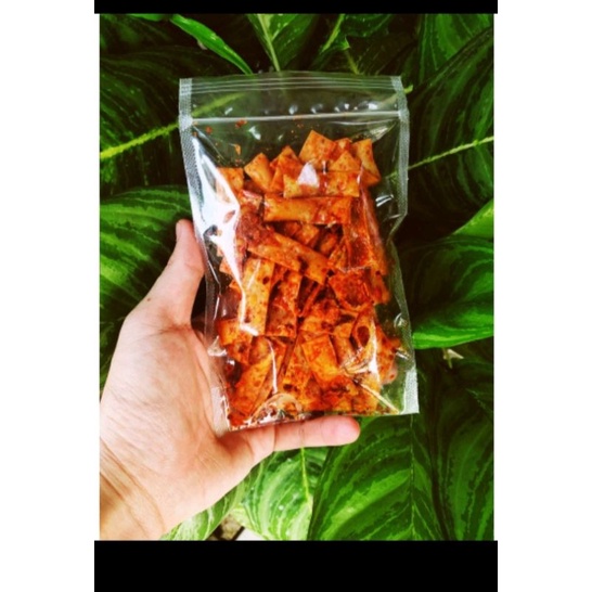 

Snack pangsit rasa pedas