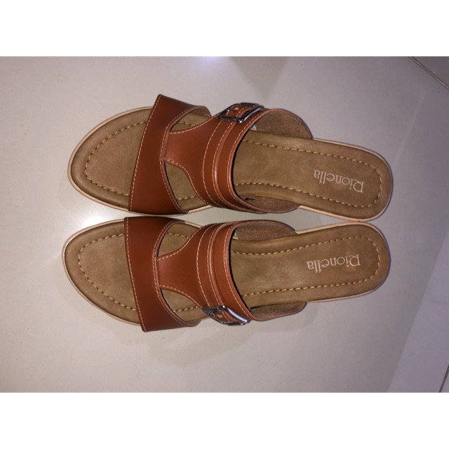 Medges Rionella caludya 01