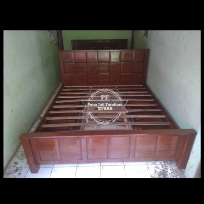 Tempat tidur kayu jati/dipan minimalis ukuran 180×200cm