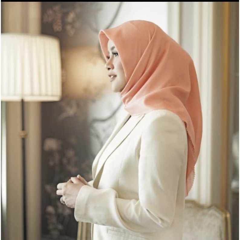 Buttonscarves Olla Square - Pink Sand