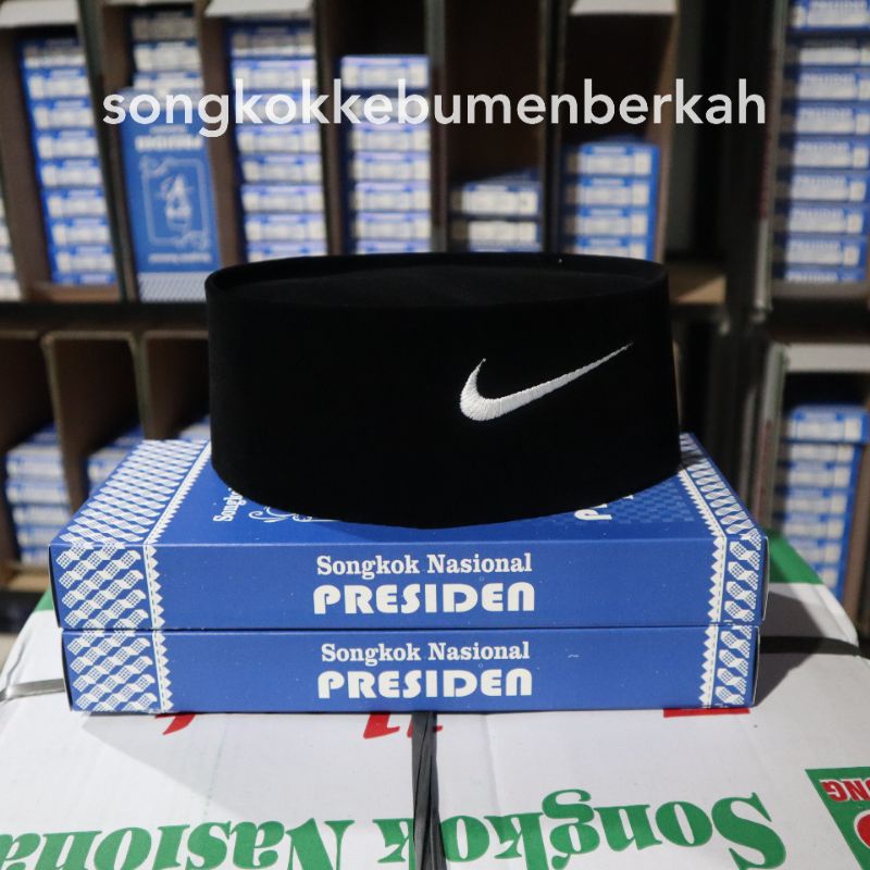 songkok peci hitam logo nike presiden