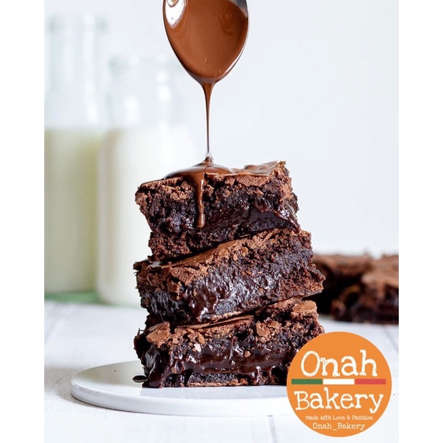 

Shiny Fudgy Brownies Premium Variant Original ChocoChips | Almond | Bisa Mix | Onah Bakery