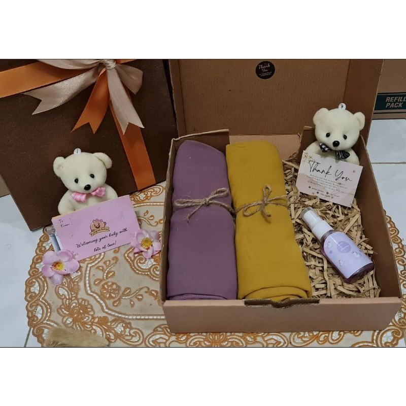 

Paket HAMPERS GIFT ULANG TAHUN WISUDA & WEDDING