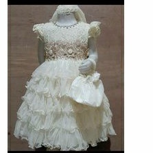 Baju pesta renda gold