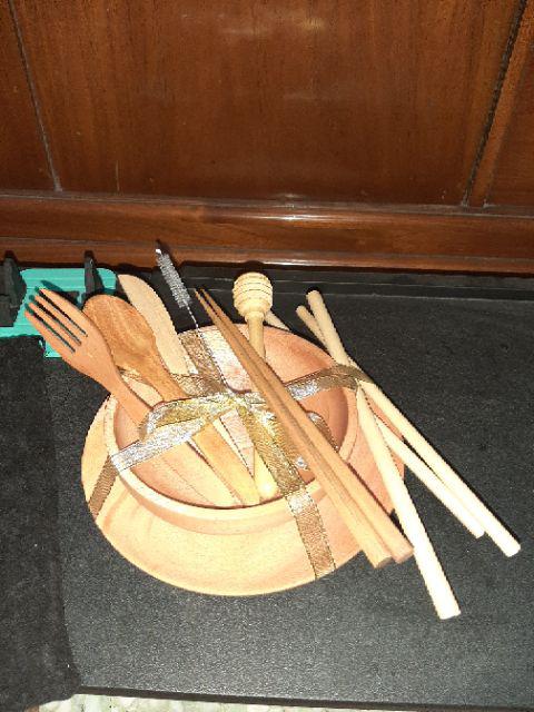 Hampers/parcel Lebaran Alat Makan Kayu Lengkap