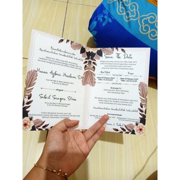 undangan pernikahan/ undangan lipat 2 / undangan khitanan/ undangan elegan/ engagement
