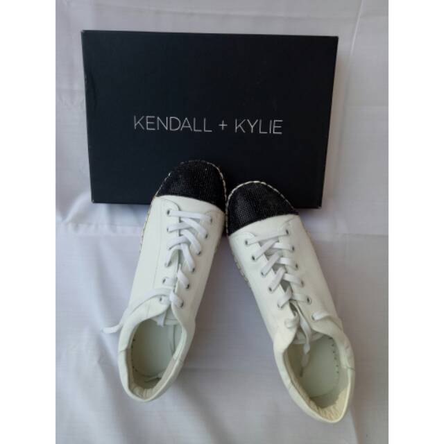 Sepatu Kendall + Kylie Womens White Sneakers 8M Original
