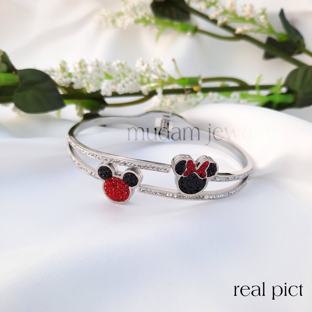 Gelang Bangle Titanium Minnie dan Mickey Merah Dengan Taburan Kristal Artifisial