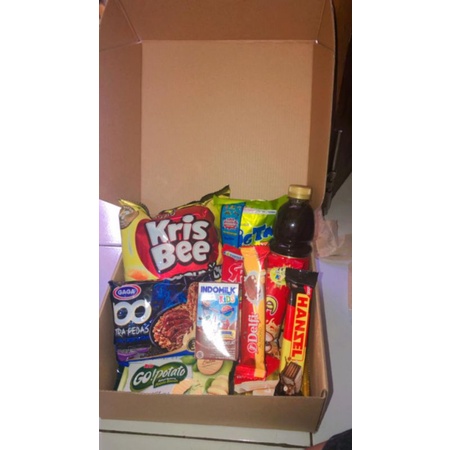 

hampers box snack (bisa request)