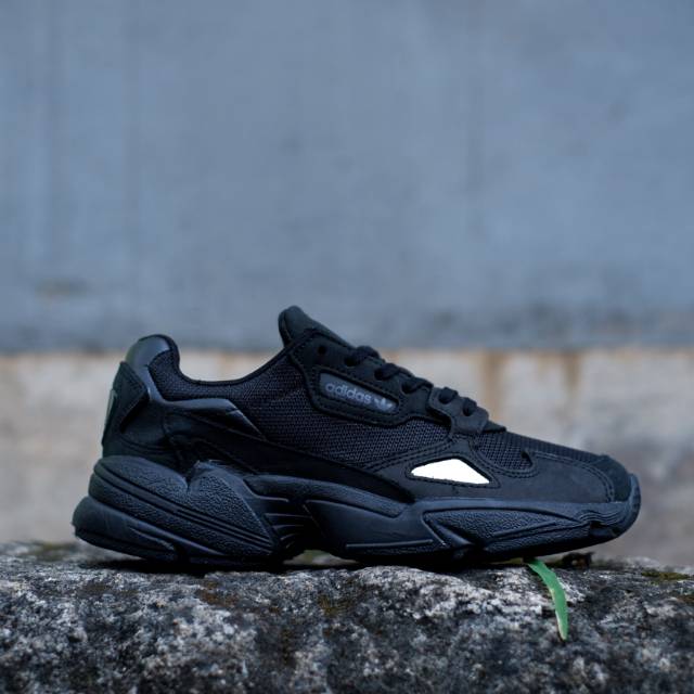 adidas falcon original