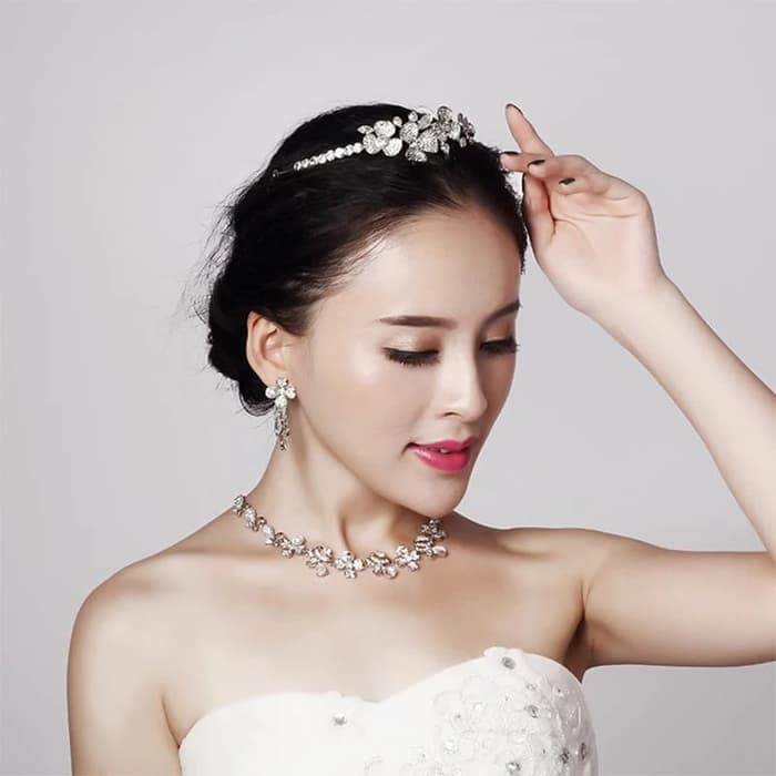 Perhiasan Set Pesta - Kalung dan Anting Silver