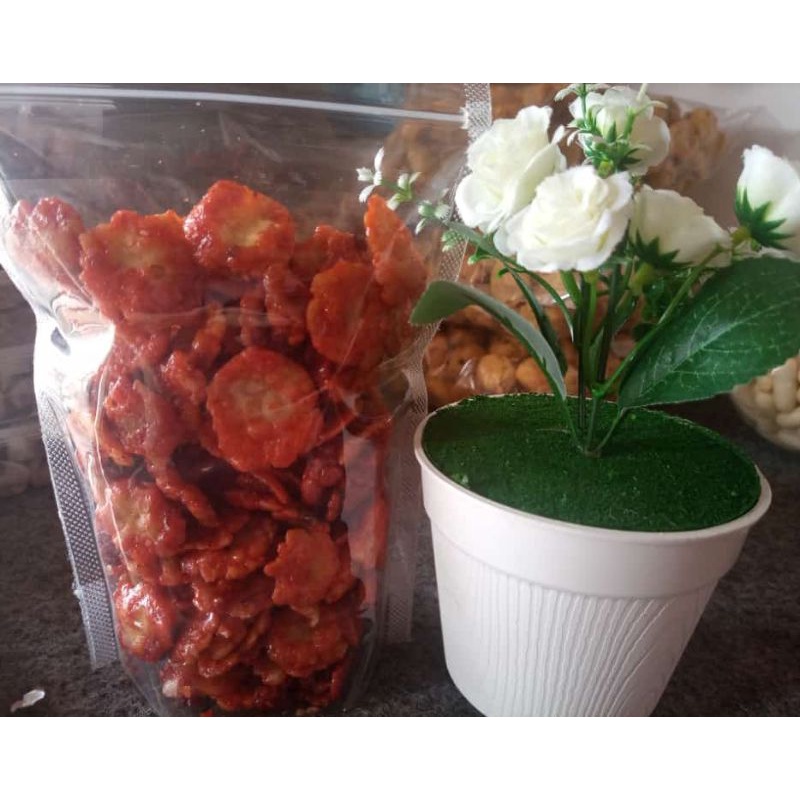

emping melinjo pedas manis kmasan poch 200 gr