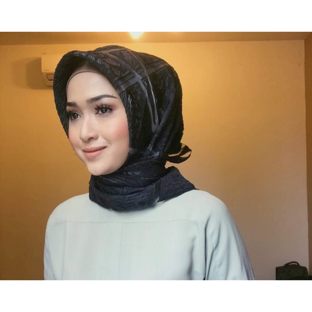 JILBAB SEGIEMPAT BAWAL SQUARE &quot;ABSTRAK LINE&quot; LINEN