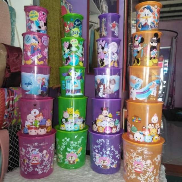 Toples susun karakter