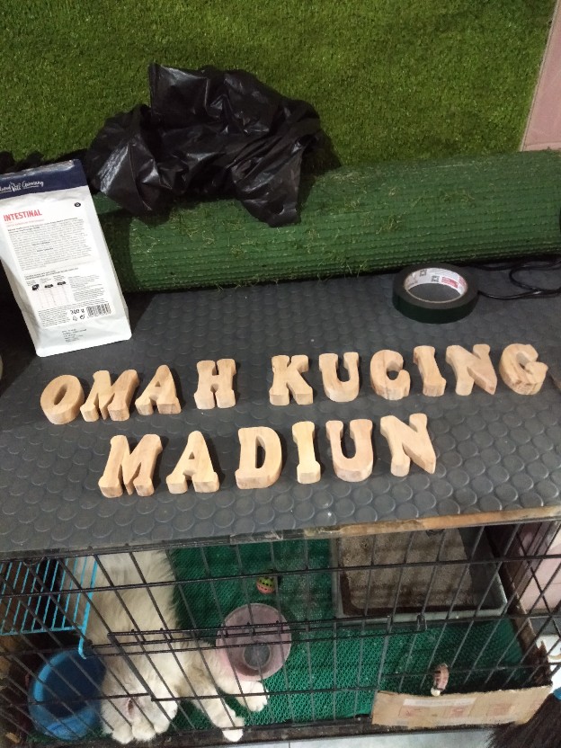 Huruf  Kayu Tinggi 6,5cm Tebal 1,5cm