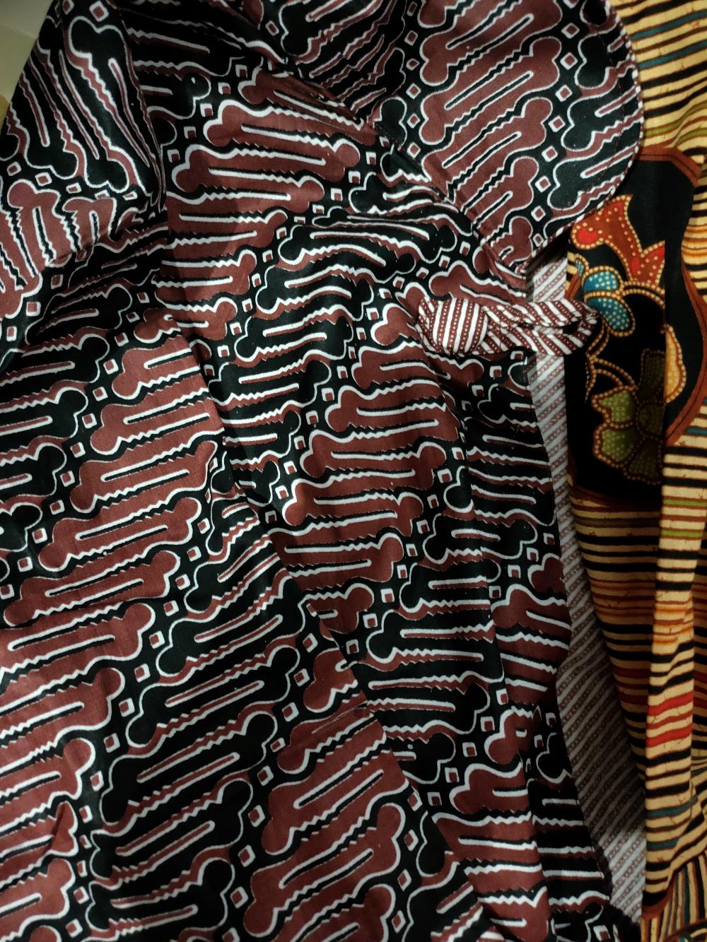 Blus Cardi Lawasan Collata Busana Kantoran Batik Wanita Modern Formal Katun Halus Seragam