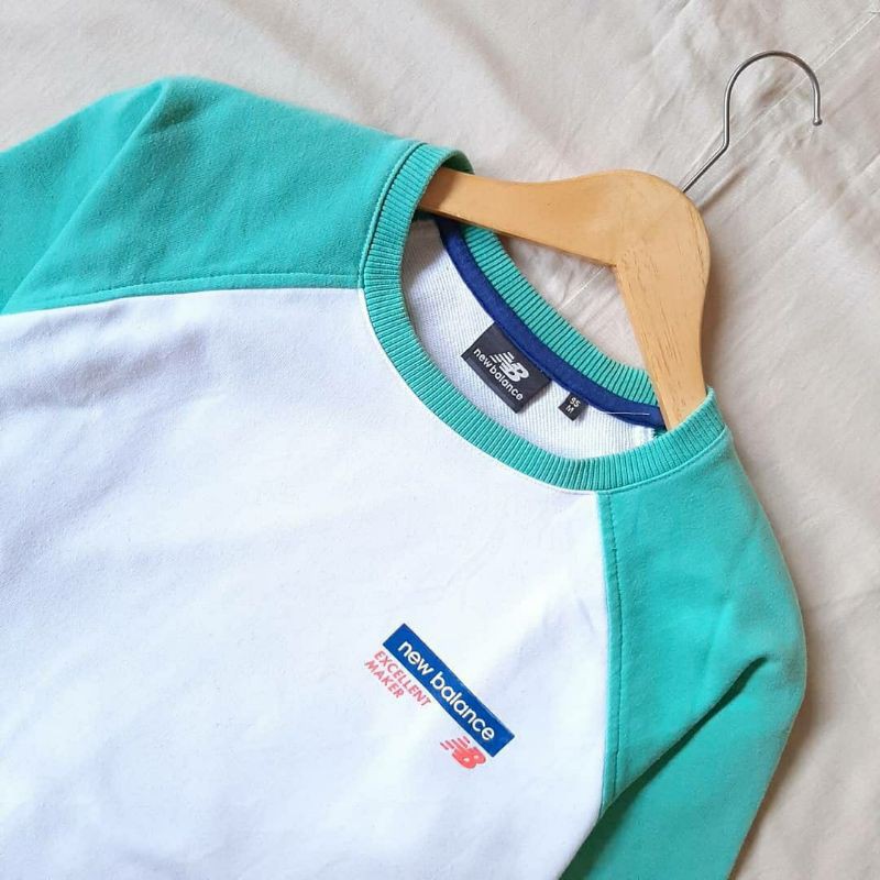 CREWNECK NEW BALANCE TOSCA PUTIH