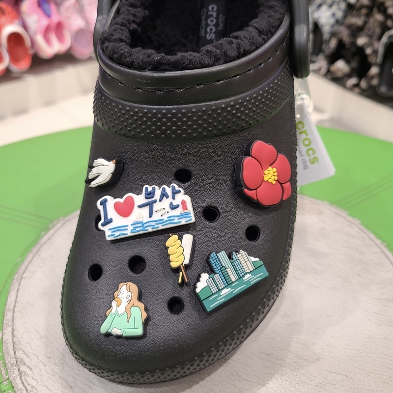 CROCS - Seoul Jeju Busan Jibbitz charms set (isi 6 pcs)