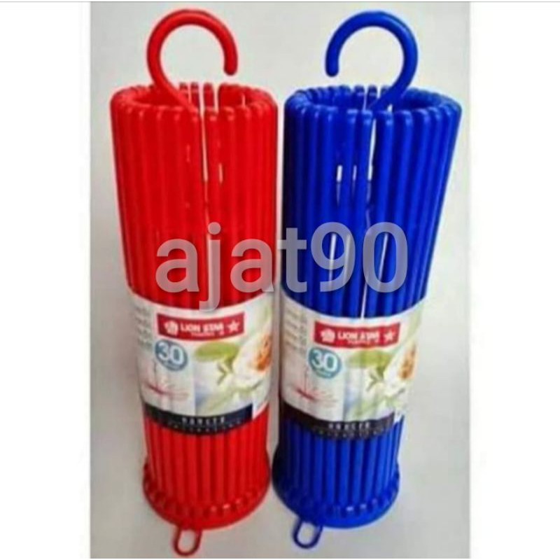 Gantungan baju bayi lion star