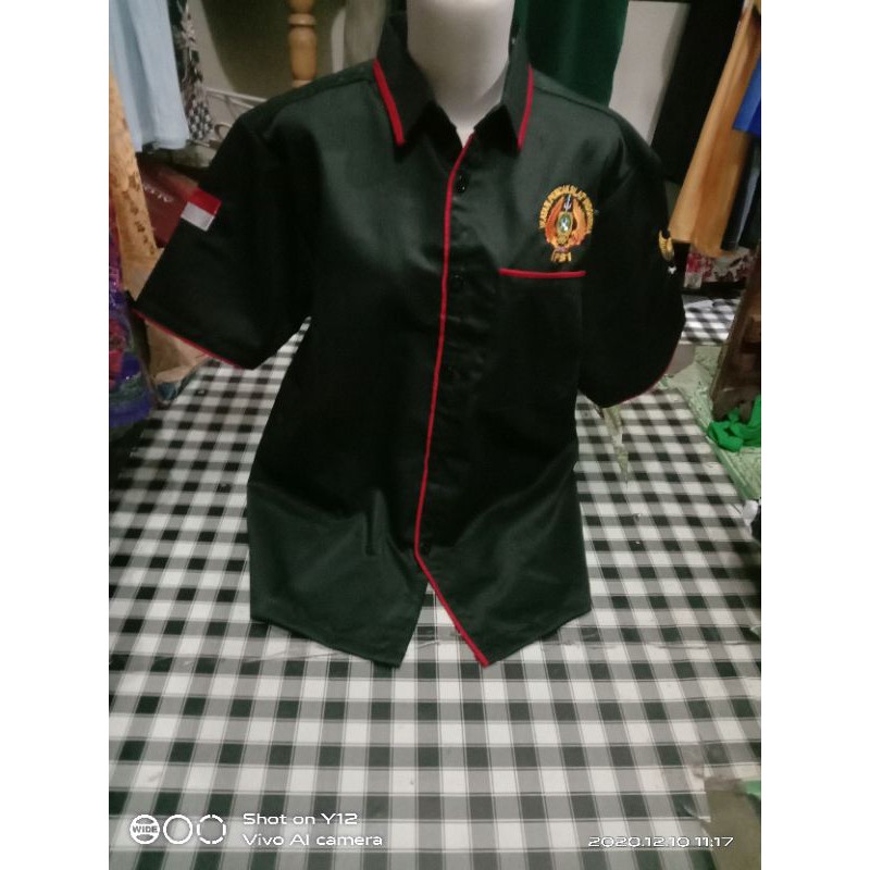 Kemeja atau hem IPSI List merah