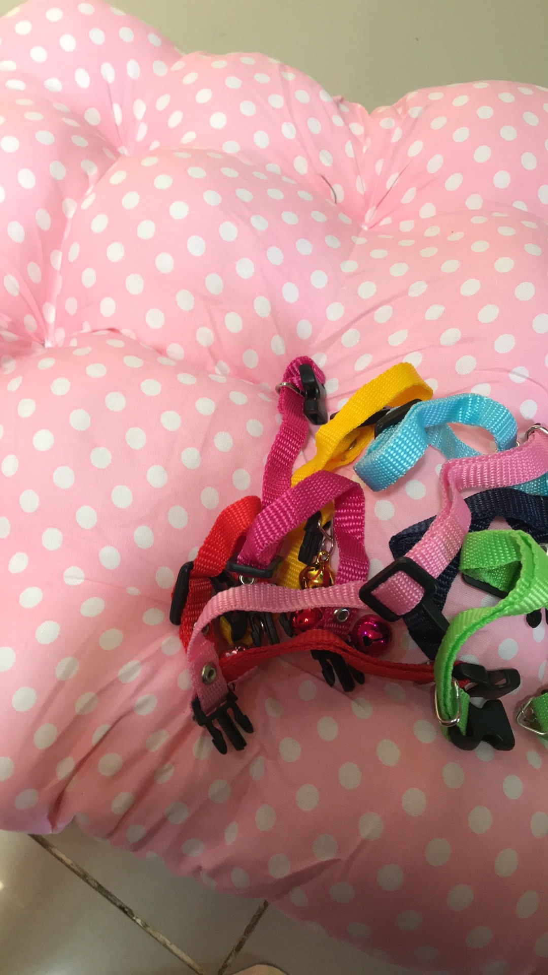 Bantal Alas Duduk 40cm Polkadot