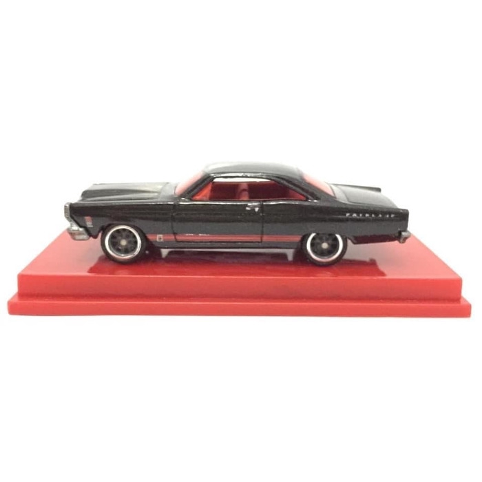 Hot Wheels Garage Ford vs GM 66 Ford Fairlane GT - Base Besi Ban Karet