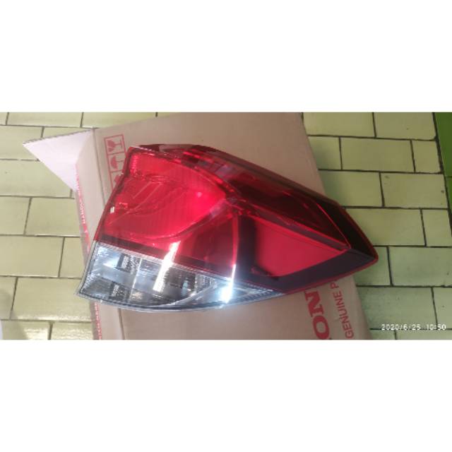 Stoplamp lampu belakang mobilio 2014 2016 2018