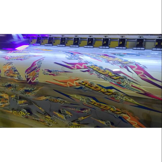 

JASA CETAK STICKER TRANSPARAN TINTA UV DAN ECSOLVENT