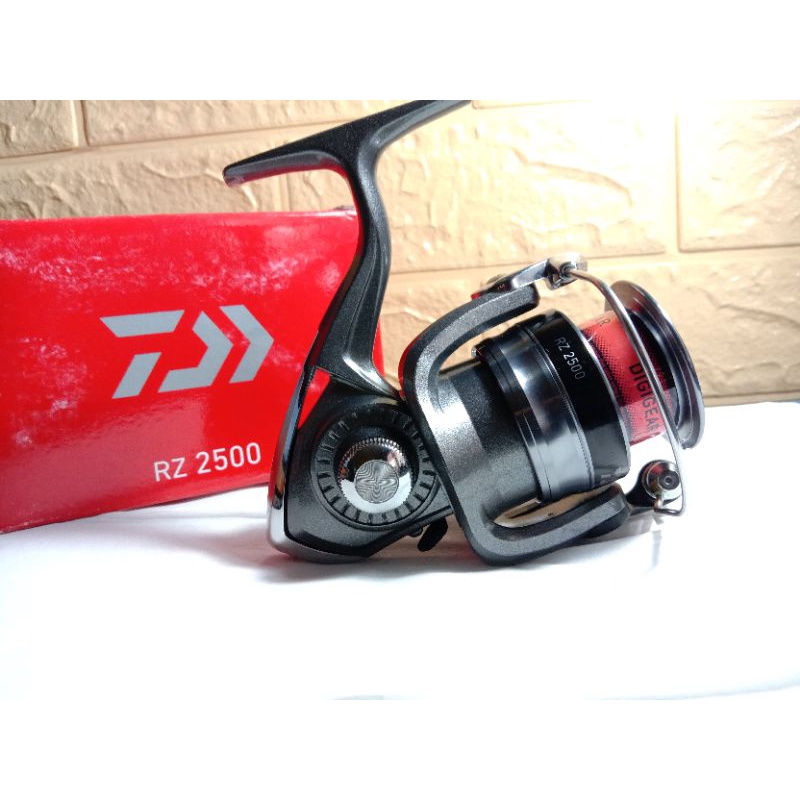 Reel daiwa RZ 2500 made in vietnam