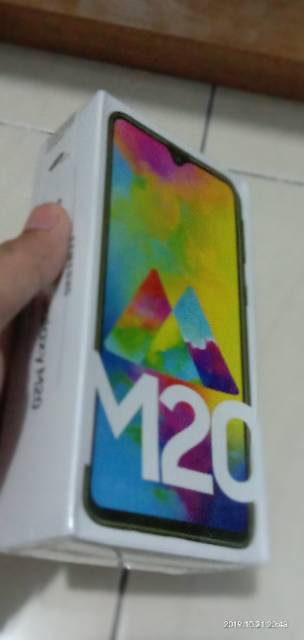 Samsung galaxy M20-1