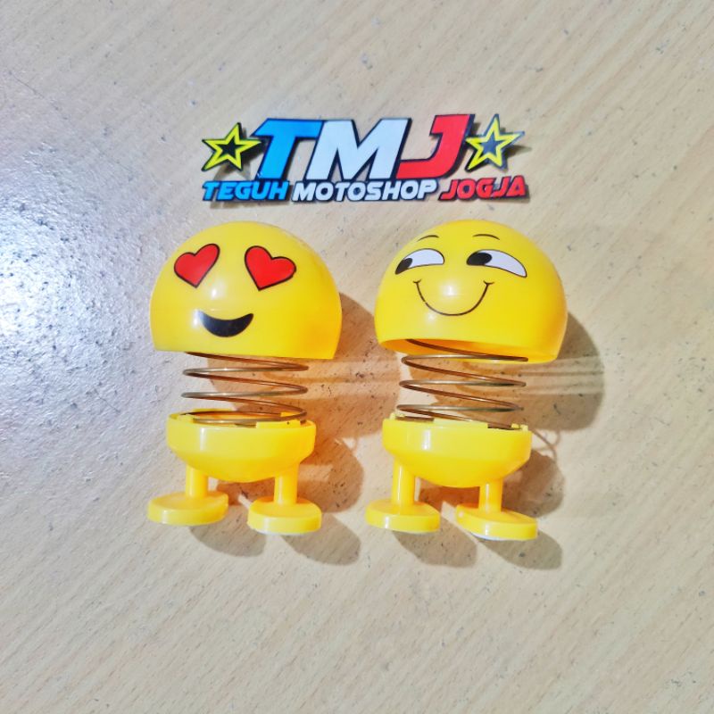 BONEKA EMOJI MAINAN ANAK GOYANG EMOTIKON SMILE LUCU PER MOBIL MOTOR HIASAN AKSESORIS