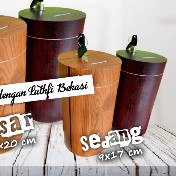 Celengan Besar Motif Serat Kayu (Pakai Kunci) - Celengan unik Anti penyok