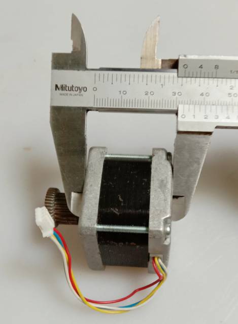 NEMA 17 MOONS 15HY44-02N