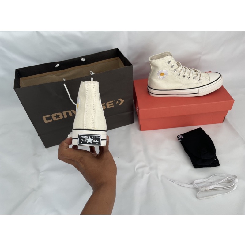 CONVERS BUNGA PEACE MINUSONE HIGH OFF WHITE IMPOR MURAH