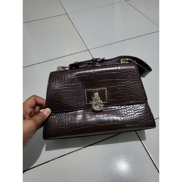 Preloved Tas Original Guess Croco Hitam