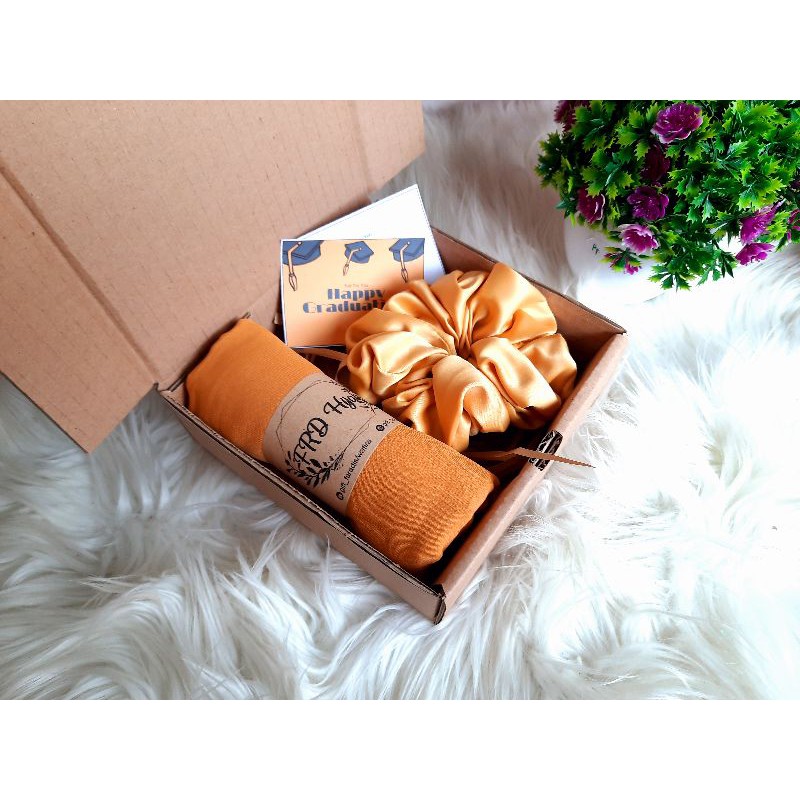 HAMPERS HIJAB SCRUNCHIE GIFT BOX