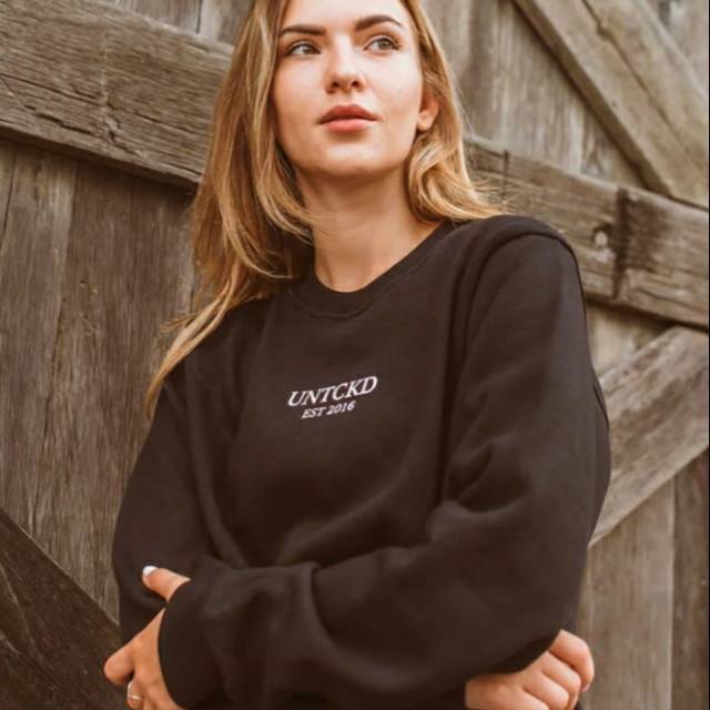 sweater tanpa hoodie