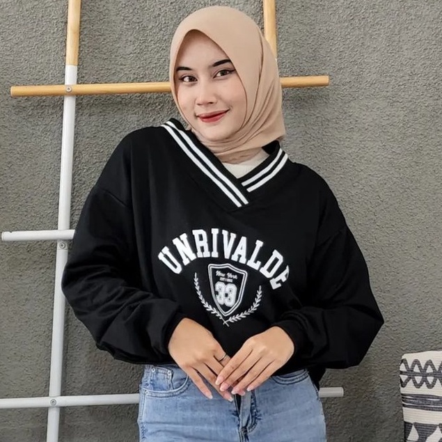 Unrivaldee Croopee Outwear Crewneck Garis List Putih Leher Fleece