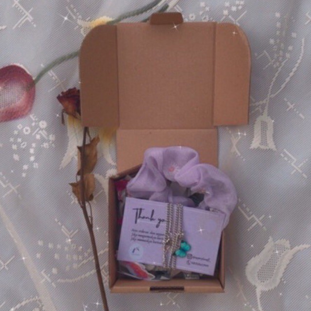 

Gift box By Mypurplestuff_