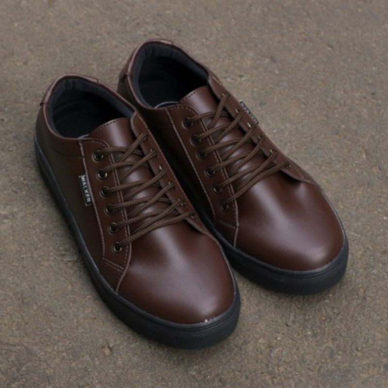 Sepatu Casual Pria Sneakers Kulit Polos Semi Formal Kerja Murah Keren