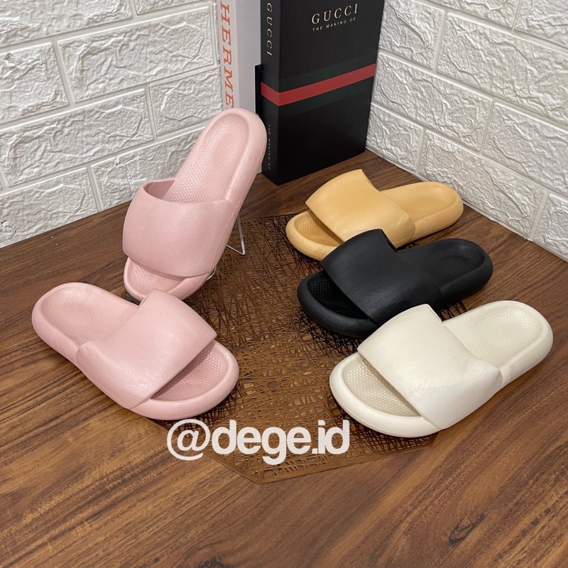 sandal jelly slip on empuk polos wanita / sandal karet import wanita