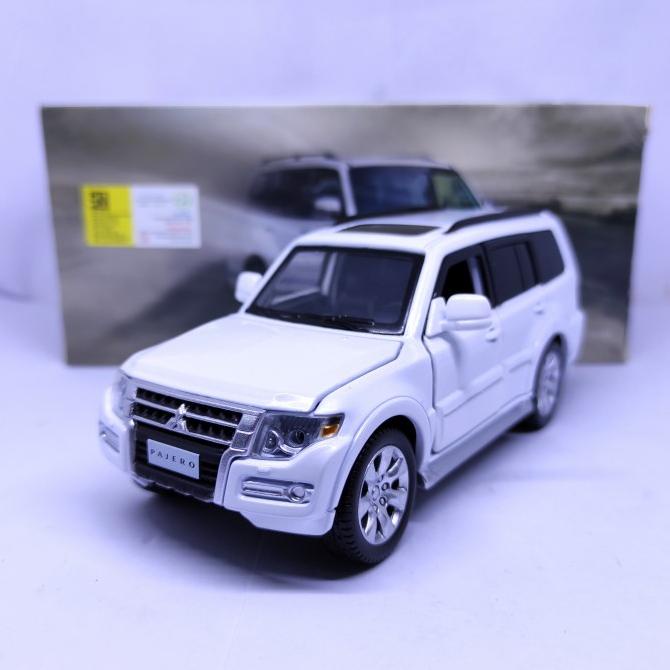 Diecast Miniatur Mobil Mitsubishi Pajero 1:32 Mainan Mobil Pajero