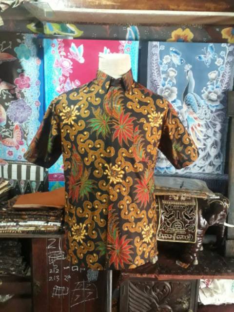 Kemeja batik lengan pendek